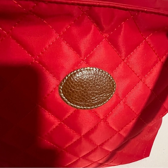 Red Quilted Tote Bag Gold Hardware Detail Canvas Strap Zip Closure NWOT - Picture 2 of 9